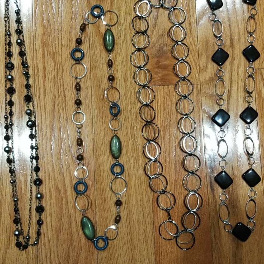 Lot of 5 necklace bundle